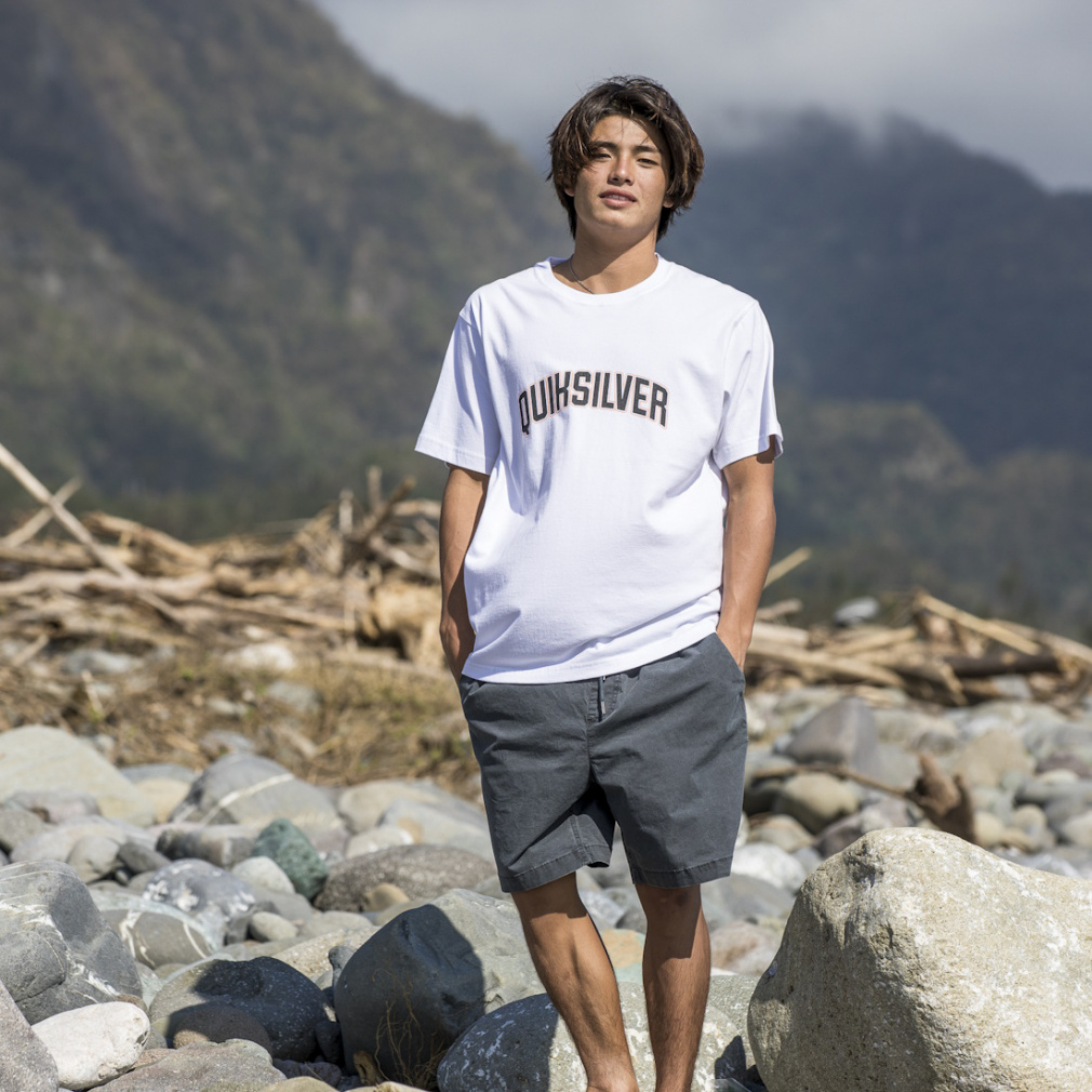 2025春夏 クイックシルバー メンズ サーフ 半袖Tシャツ SCHOLAR SHIP ST QST251608Y KHA QUIKSILVER