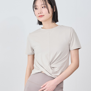 クロップドTシャツ