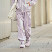 トラックパンツ