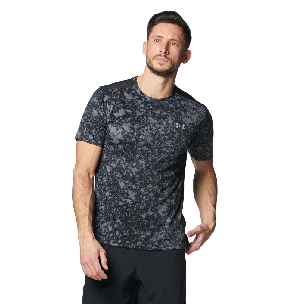 アンダーアーマー メンズ 陸上/ランニング 半袖Tシャツ UAスピードストライド プリントTシャツ 1384781 : ブラック UNDER ARMOUR