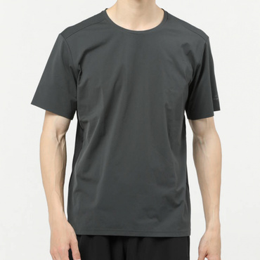 軽量半袖Tシャツ