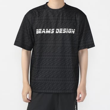 総柄グラフィックTシャツ