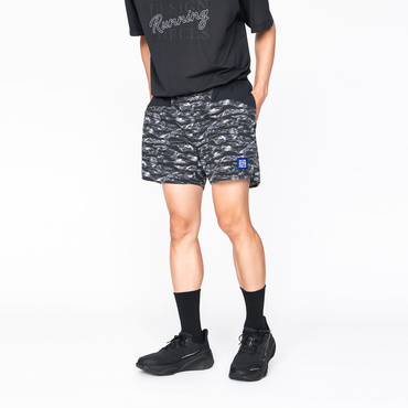 BEAMS DESIGN RUNNING FORCES ナイトカモ ショーツ(ブラック×ダークグレー-S)