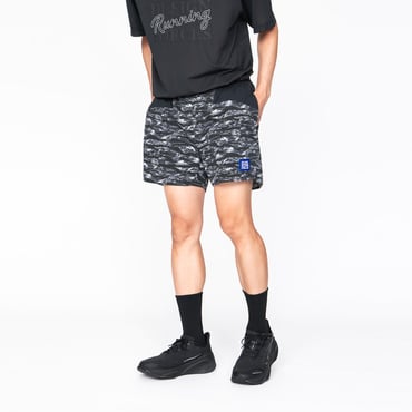 BEAMS DESIGN RUNNING FORCES ナイトカモ ショーツ