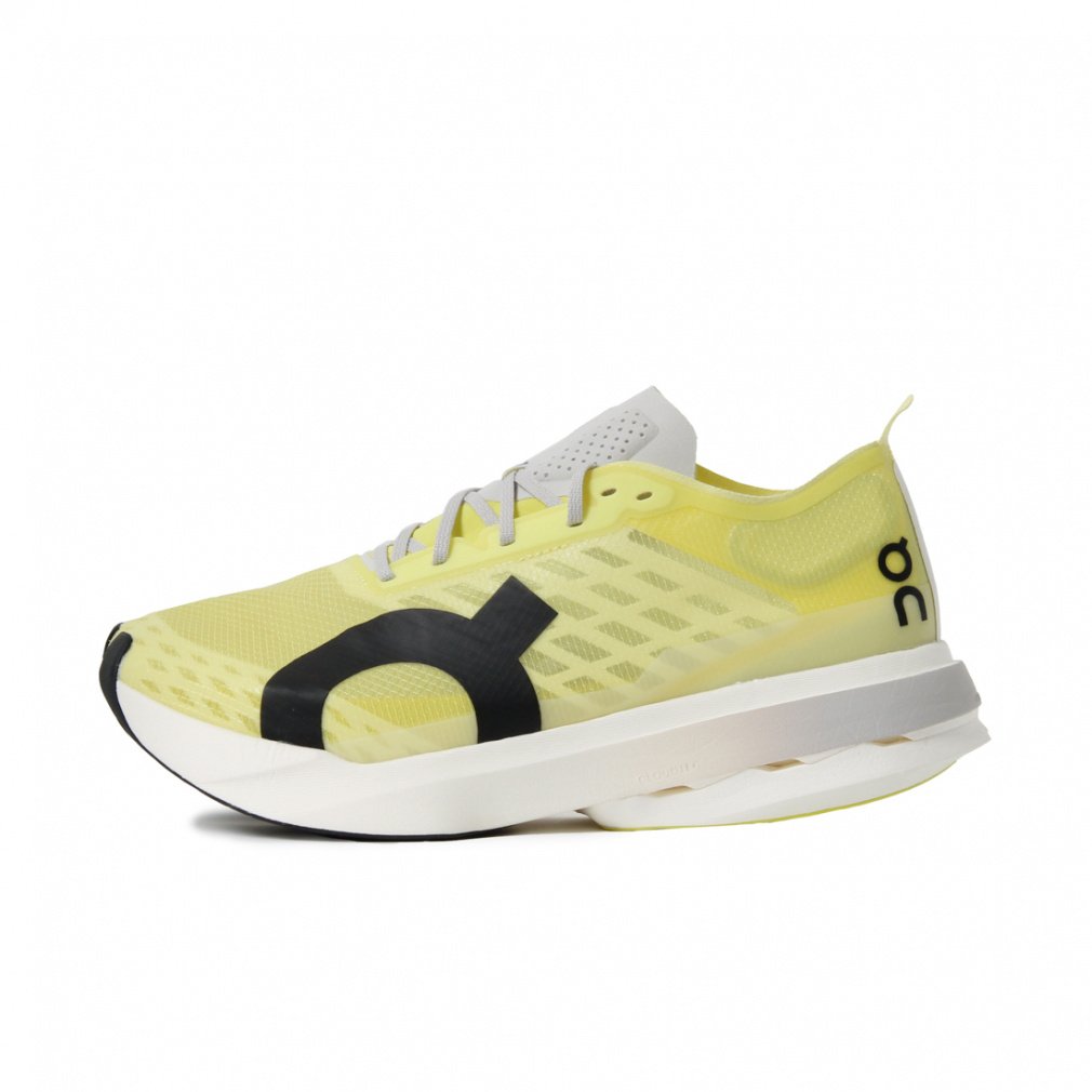 オン Cloudboom Strike クラウドブーム ストライク WE30473331