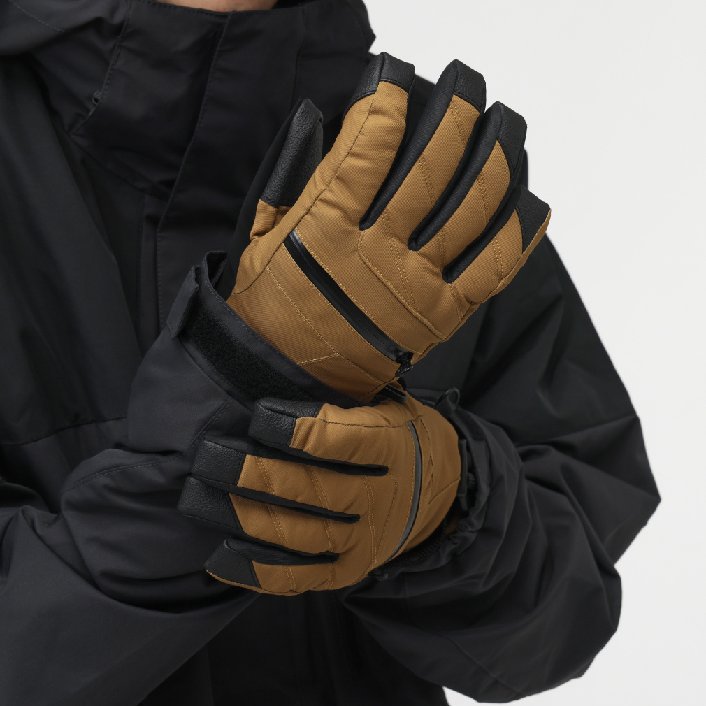 スノーボードウェア　上下、インナー、グローブ、ゴーグル美品　キスマーク スノーボードウェア 上下、インナー、グローブ、ゴーグル美品