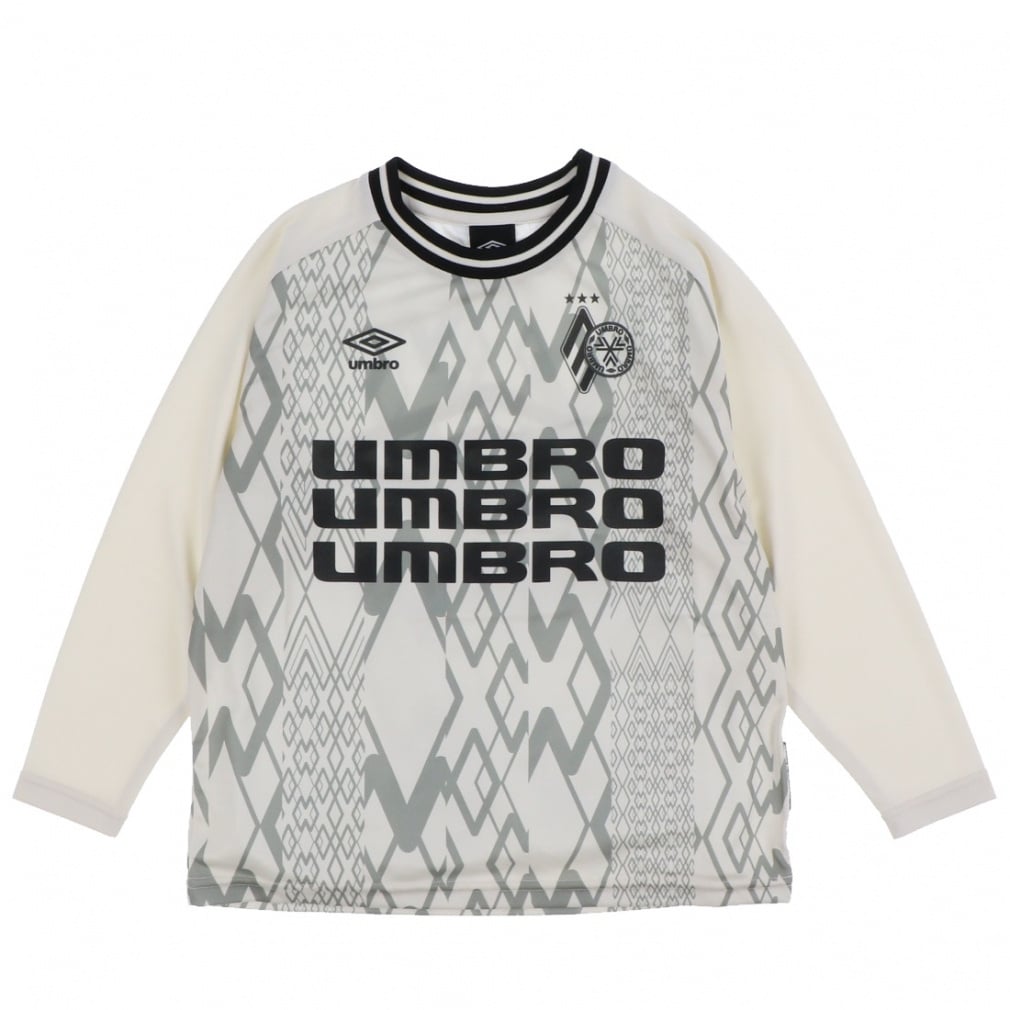 THE THIRD by UMBRO ジュニアグラフィック長袖プラクティスシャツ(ベージュ-120cm)