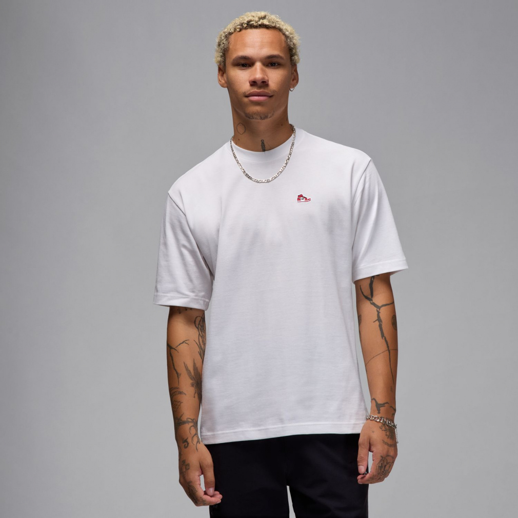ジョーダンブランド BR スニーカー パッチ Tシャツ クルー S/S Tシャツ(ホワイト×レッド-XS ユニセックス)