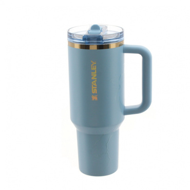 The Messi x Stanley クエンチャープロツアーフリップストロータンブラー