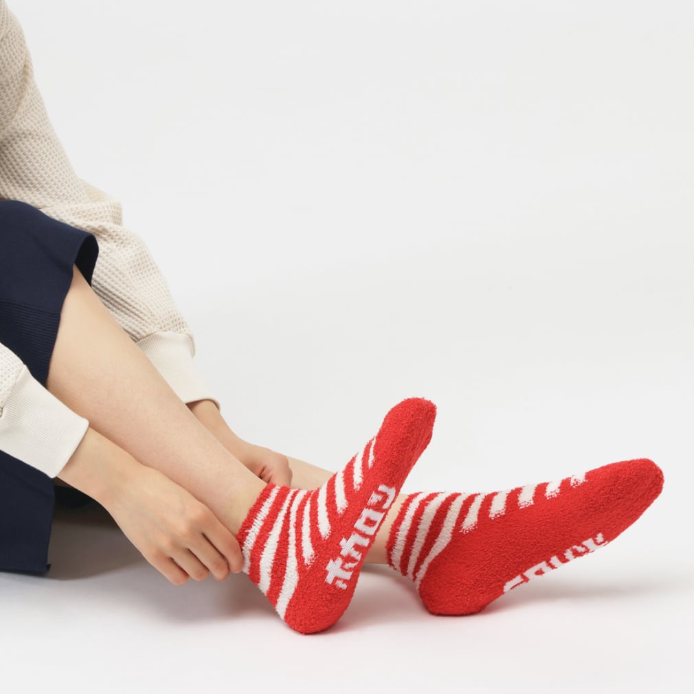 エモいちょいケアかかと保湿ジェルスニーカー丈(レッド-23-25cm)