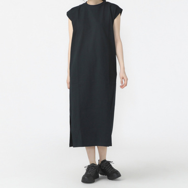 スリーブレスワンピース