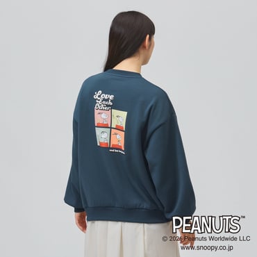 グラフィッククルーネックスウェット バックプリントLOVE TIGORA