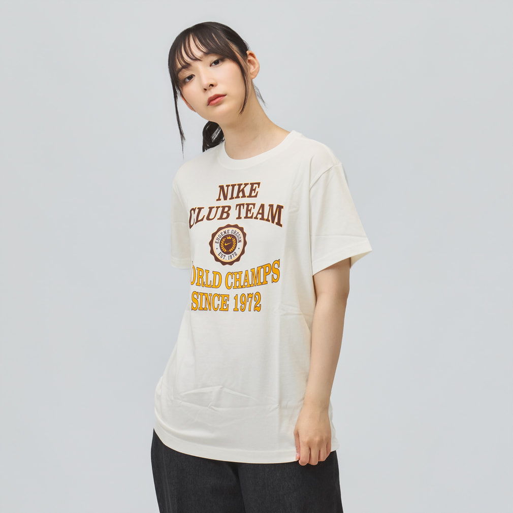 Nike ブラウン Tシャツ Sサイズ　テニスウェア　海外限定 ナイキ レディース 半袖 Tシャツ ウィメンズ NSW CLSC BF CHAMP S/S T