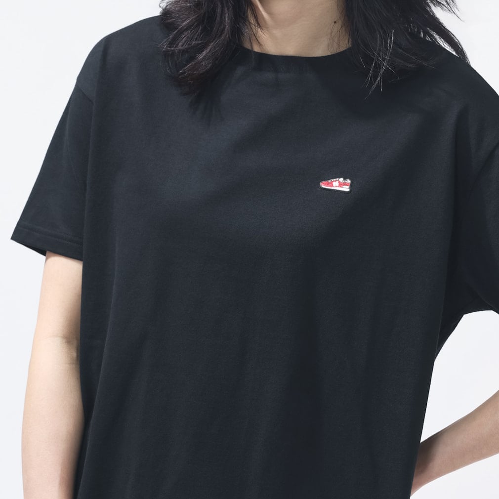 THE CITY シューパッチラウンドヘムTシャツ(ブラック-S)