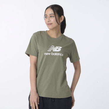 ショートスリーブTシャツ Sport Essentials Stacked Logo