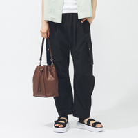 ストレッチウーブン カーゴパンツ