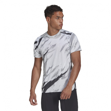 Designed 4 Training グラフィック半袖Tシャツ