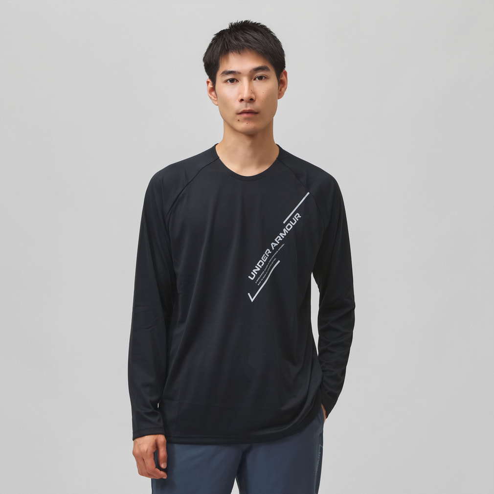 UAテック ロゴ グラフィック ロングスリーブ Tシャツ(ブラック-S)