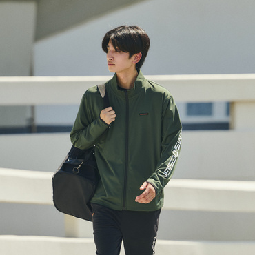 トラックジャケット