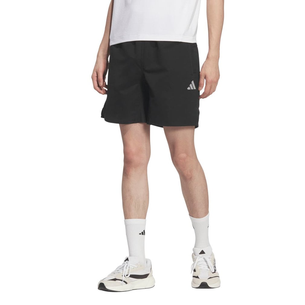 アディダスアダプテーション レギュラーフィット ウーブン 7インチ ショーツ(ブラック-S)