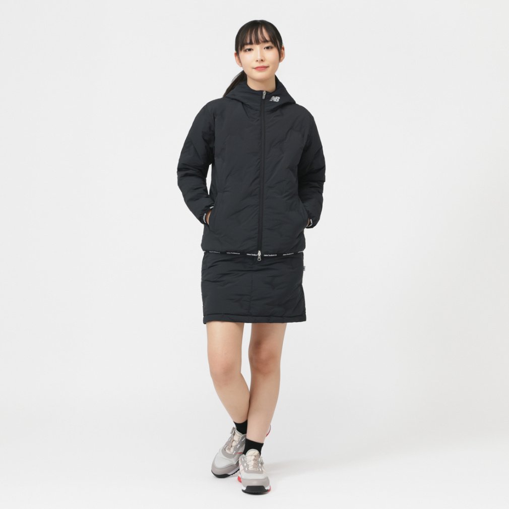 美品✨ニューバランスゴルフ　セットアップ　ダウンジャケット　中綿スカート　黒　L ニューバランス レディース ゴルフウェア 中綿ジャケット 秋 冬 LIGHT