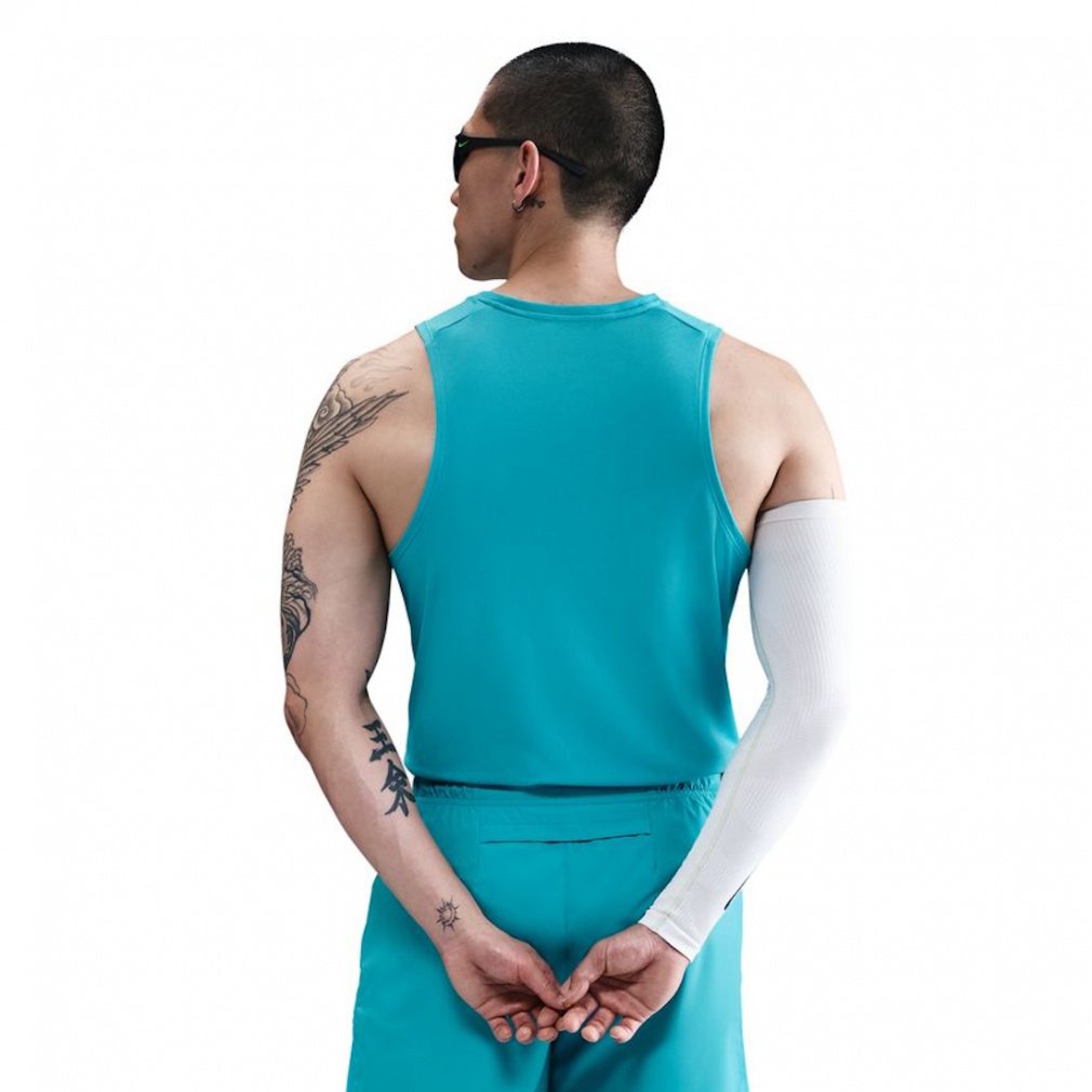 Nike 陸上用タンクトップ 青/緑 Lサイズ　新品未使用 Nike 陸上用タンクトップ 青/緑 Lサイズ 新品未使用 Nike 陸上用タンク