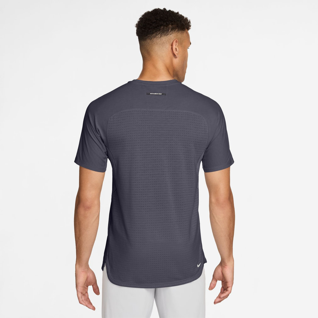 ナイキ メンズ ランニングウェア 半袖Tシャツ ACG ソーラー チェイス
