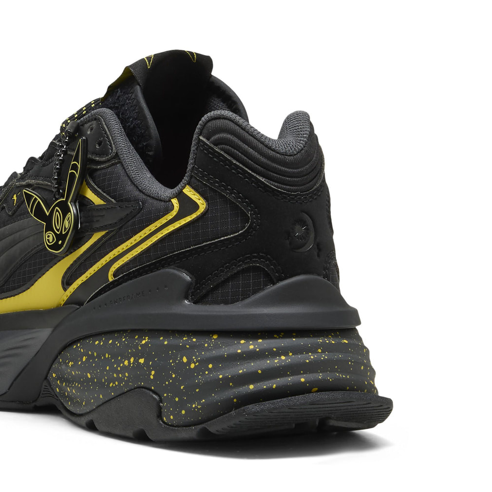 プーマ PUMA × ポケモン ブラッキー フェード ニトロ スニーカー FADE