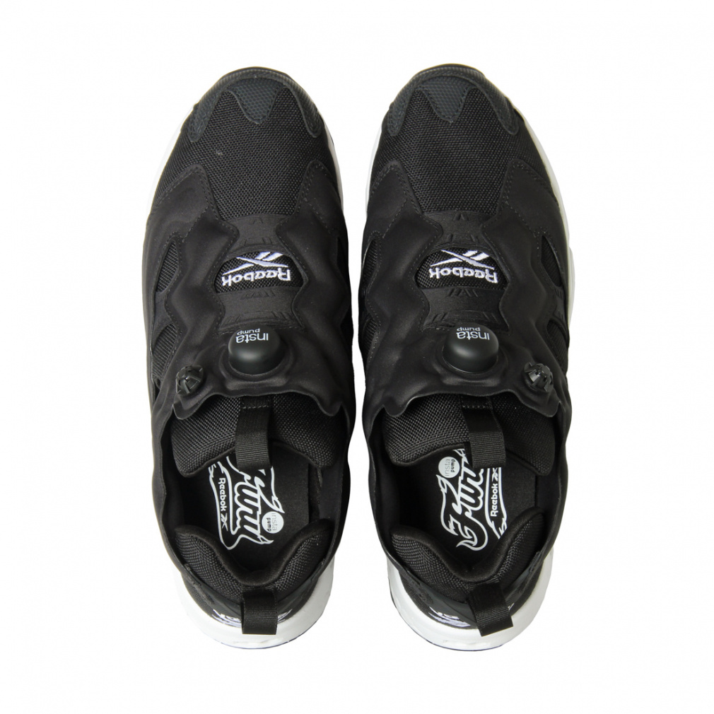 美品リーボック ポンプフューリー 24.5 オールブラック 黒 リーボック インスタポンプフューリー 94 INSTAPUMP FURY 94 100211657