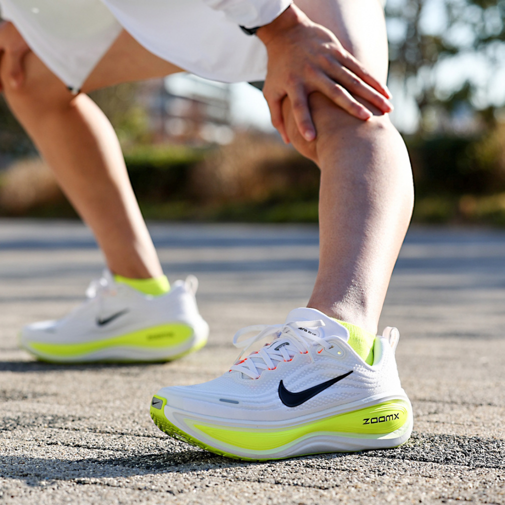 ナイキ スポーツデポ・アルペン限定カラー VOMERO PLUS ズーム ボメロ