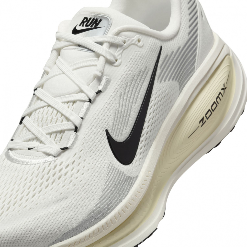 Nike ボメロ18 27.0㎝ ランナーの声が導いた、ナイキ ボメロ 18誕生の裏側.オンライン