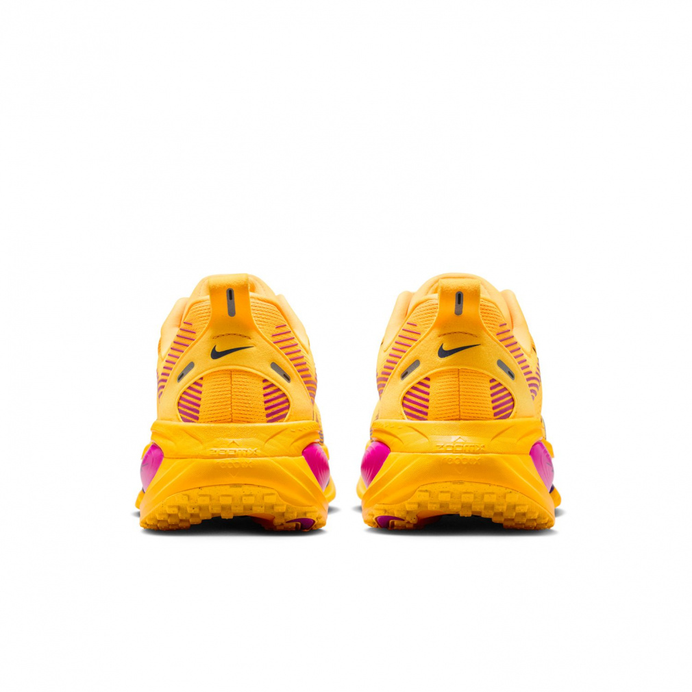 Nike ボメロ18 26㎝　新品 ホワイト/オレンジ/イエロー ナイキ VOMERO 18 ズーム ボメロ 18 HM6803-802 メンズ 陸上