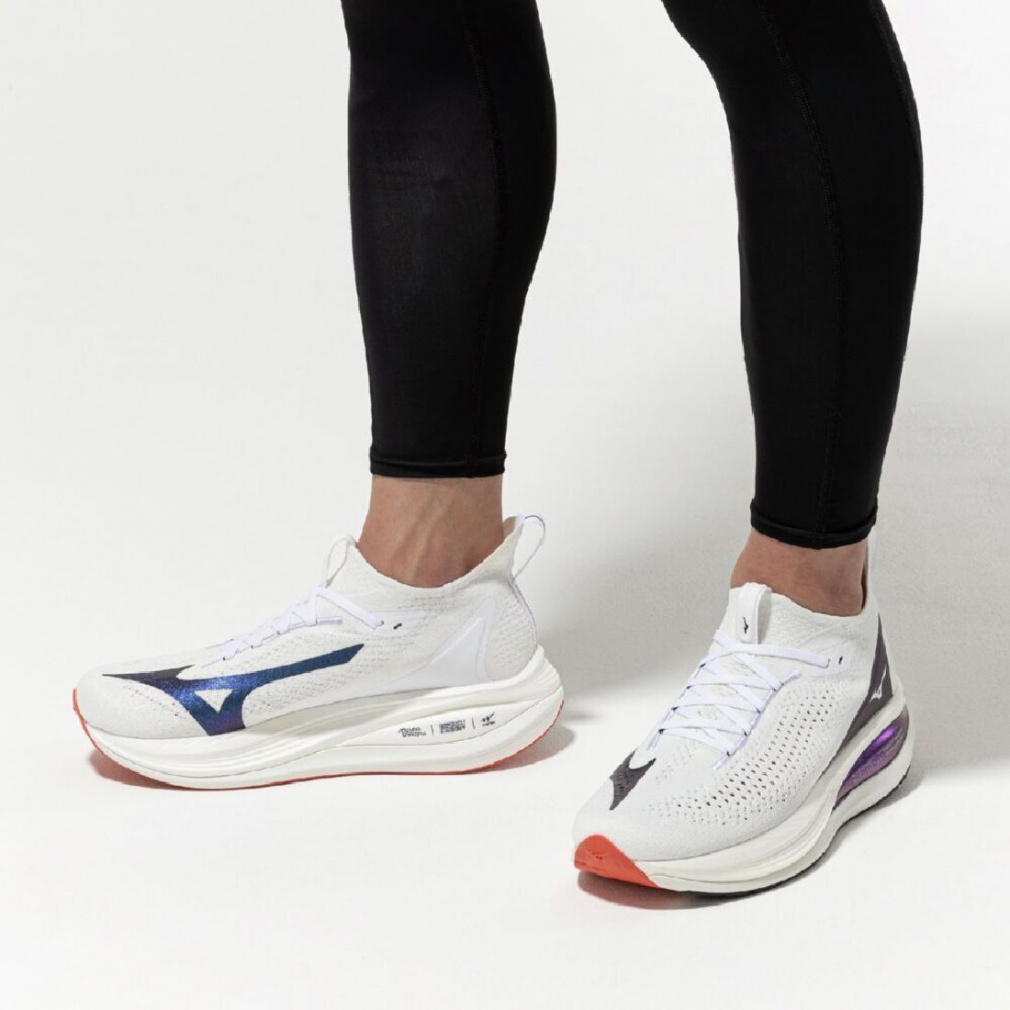 ミズノ　ネオビスタ 厚底ランニングシューズ「MIZUNO NEO VISTA」発売｜ミズノ株式会社