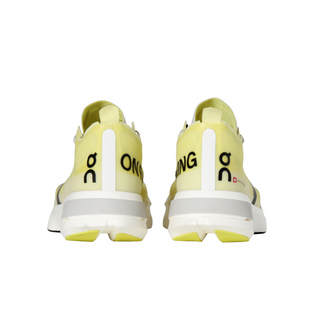 オン Cloudboom Strike クラウドブーム ストライク WE30473331