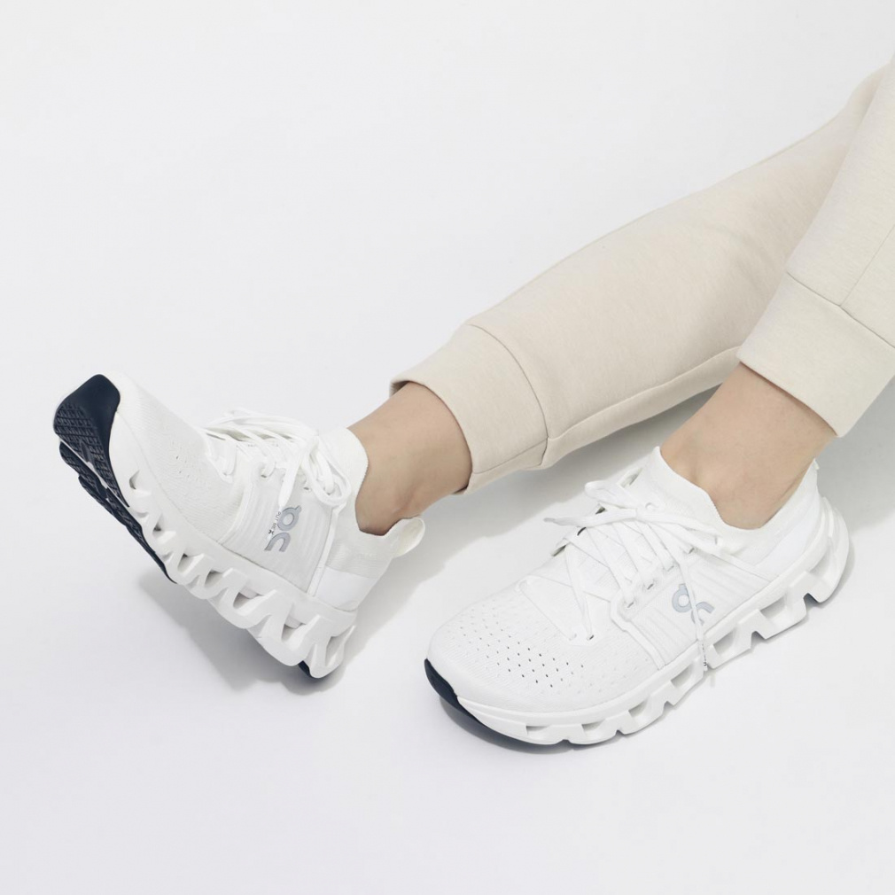 美品★On Cloudswift ランニングシューズ ホワイトライムライト オン Cloudswift 4 クラウドスイフト 4 WF10111200 レディス 陸上