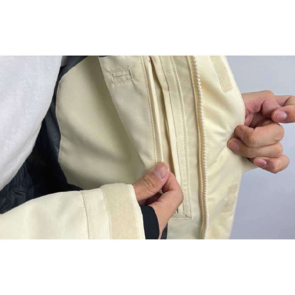機能性　アトマイズ　ピンクスカル　スノボジャケット　Ⅼ QUIKSILVER スノーボードウェア （QUIKSILVER/クイックシルバー