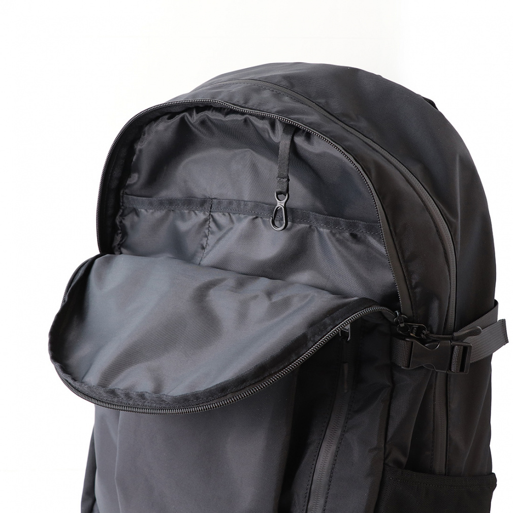35Lバックパック HELSINKI BACKPACK リュック黒 L 万能ビジネス＆アウトドア】ヘルシンキ 大型リュック by