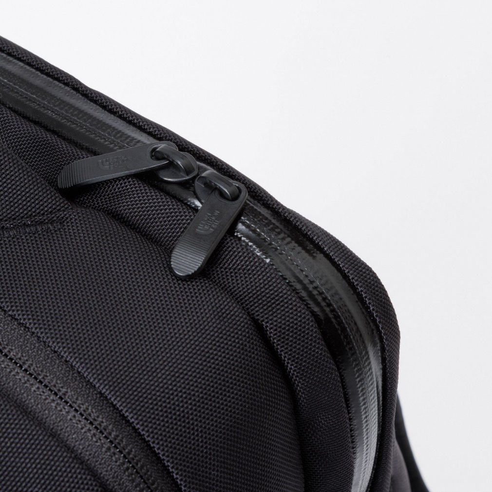 【極美品】[ザノースフェイス] Shuttle Daypack THE NORTH FACE（ザ・ノース・フェイス）シャトルデイパック