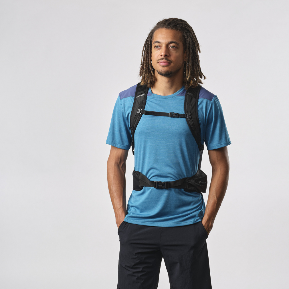 サロモン トレイルブレイザー 20 20L BLACK/ALLOY LC2182600