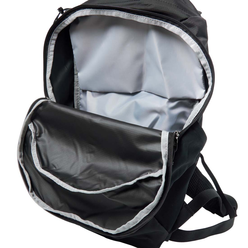 サロモン トレイルブレイザー 10 10L BLACK/ALLOY LC2182900