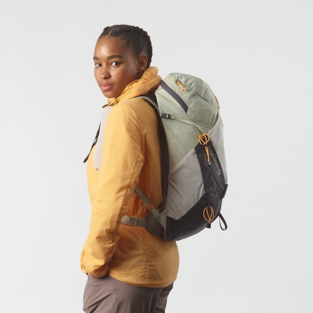 サロモン AEROTREK 18 WOMEN S/M 18L SEAGRASS/SV CLOUD/Nine Iron
