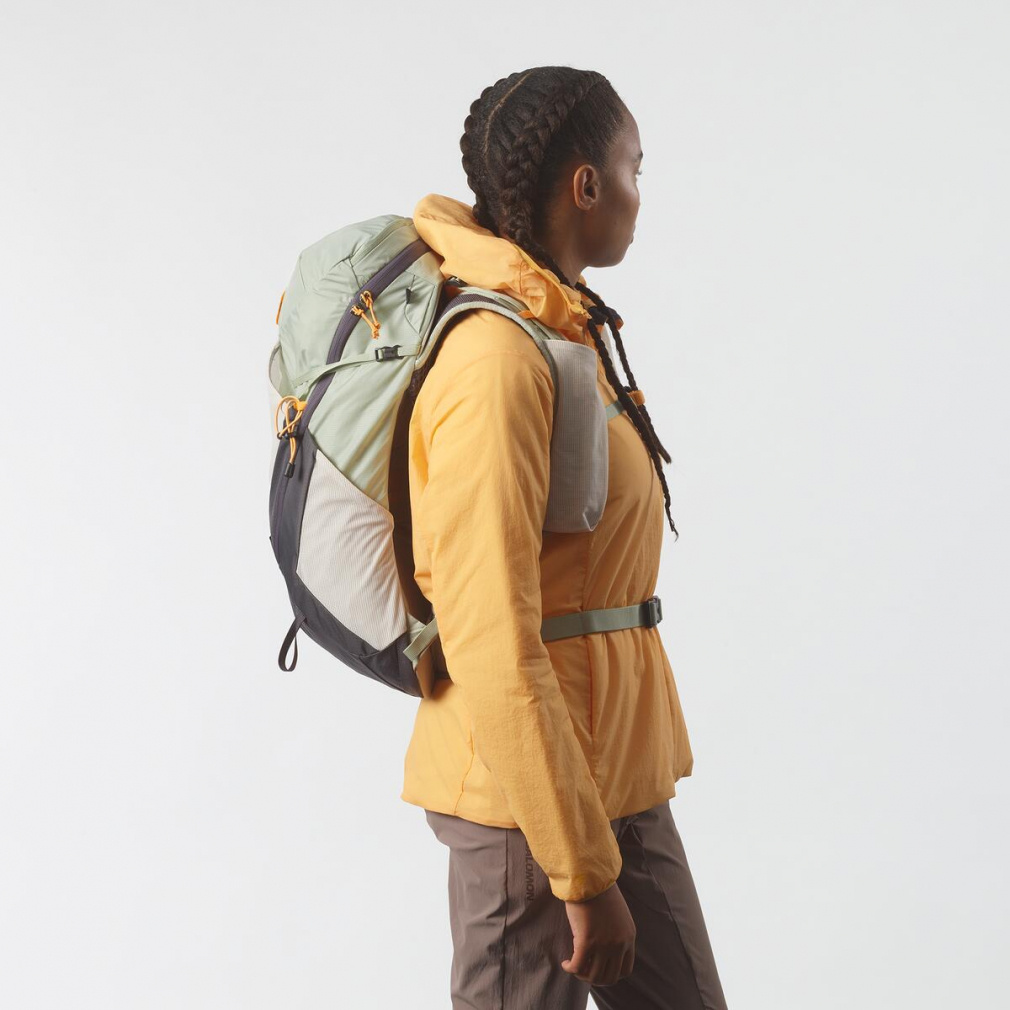 サロモン AEROTREK 18 WOMEN M/L 18L SEAGRASS/SV CLOUD/Nine Iron