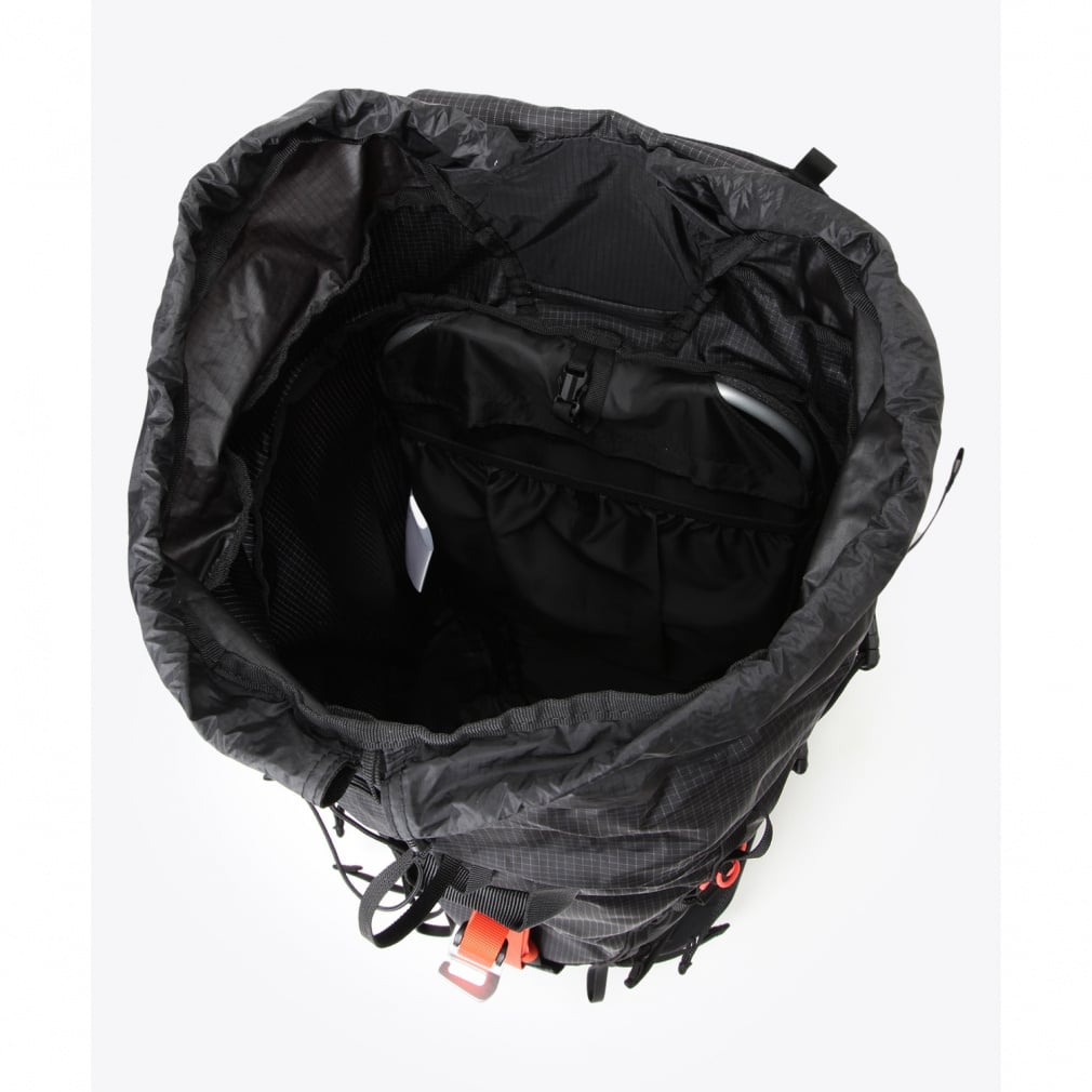 マウンテンハードウェア マウンテンライト30 30L Black OE7812 010 マウンテンハードウェア マウンテンライト30 30L Black OE7812 010