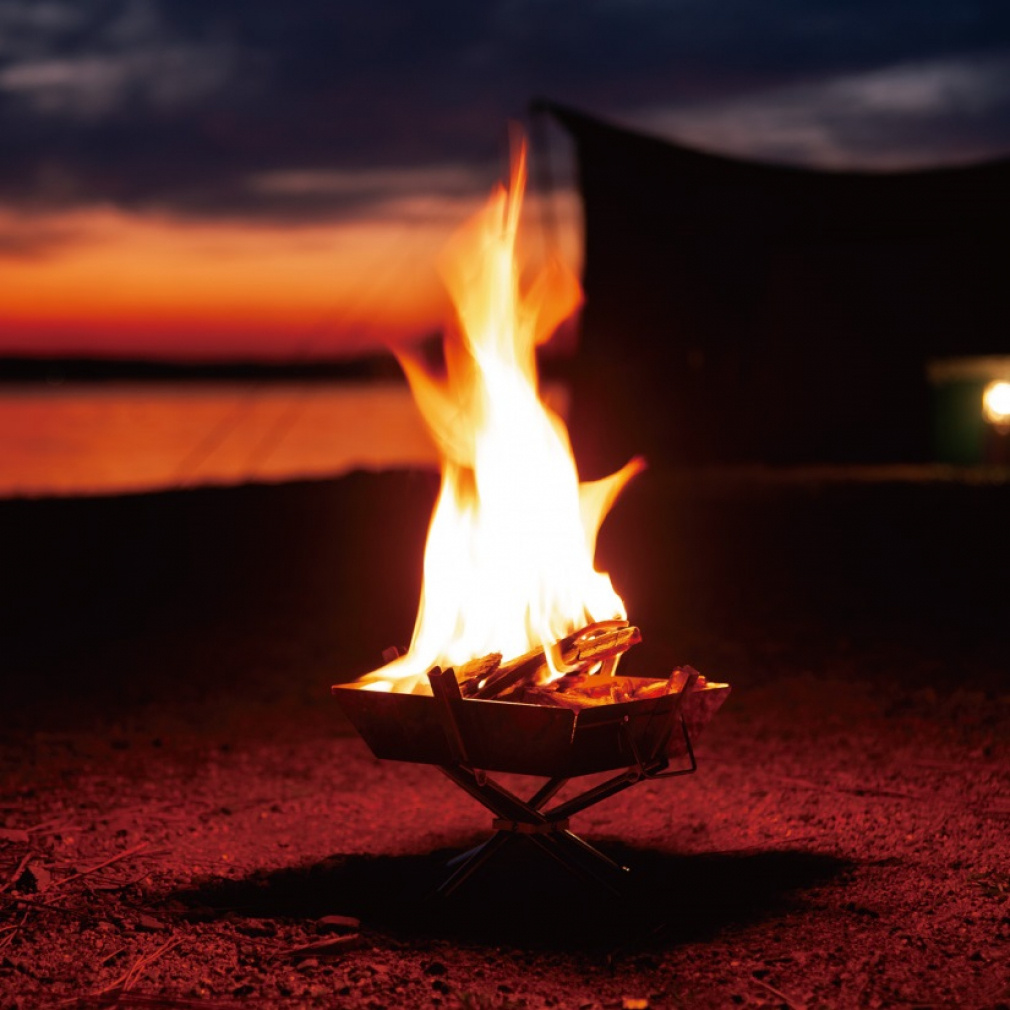 ユニフレーム ファイアグリルsolo 683095 キャンプ 焚き火台 UNIFLAME