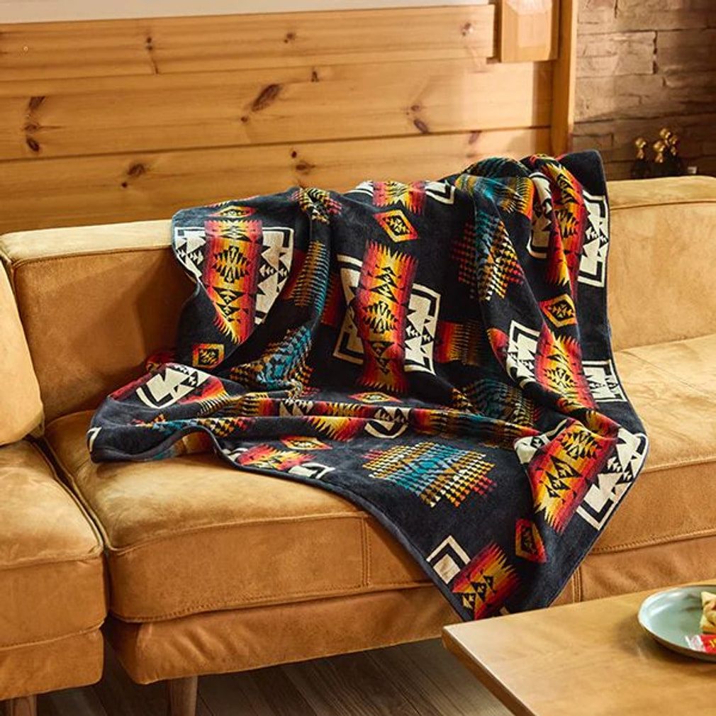 ペンドルトン Oversized Jacquard Towels Chief Joseph Black 19373185