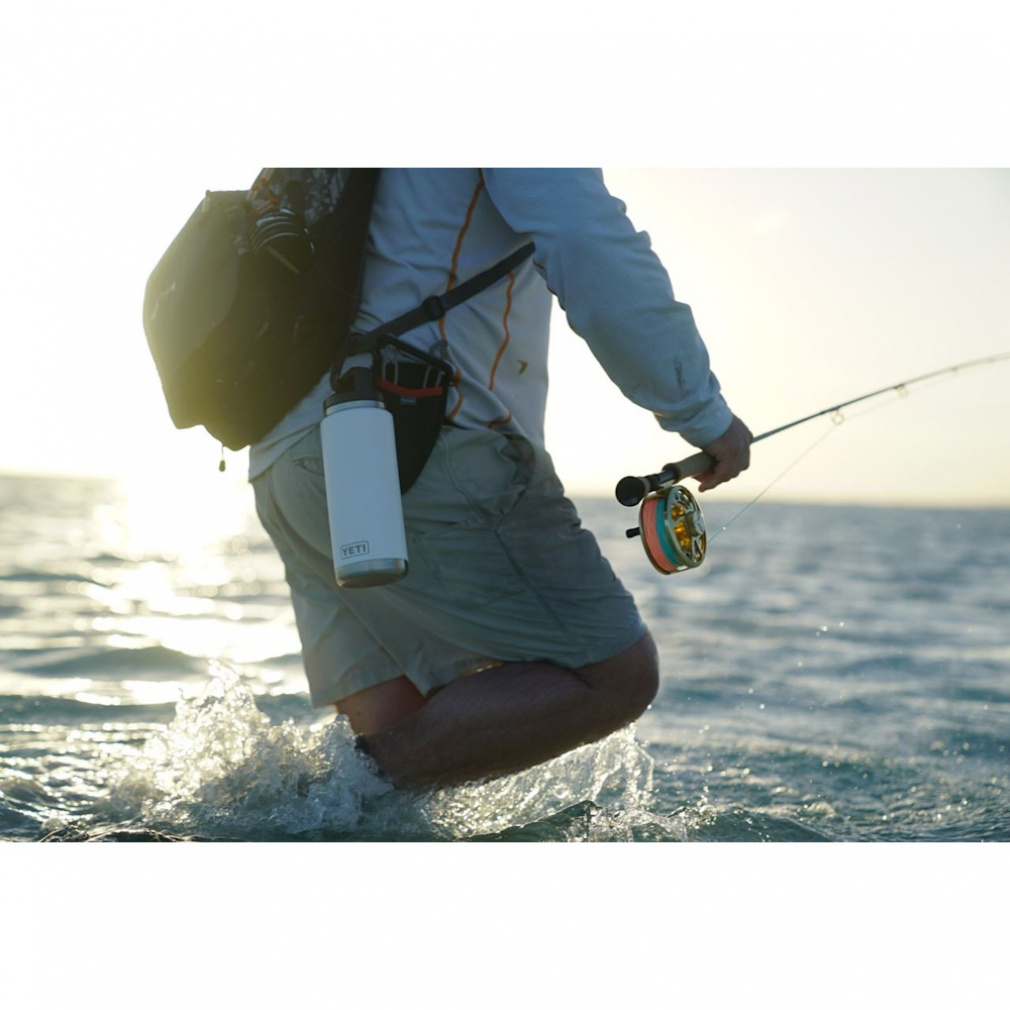 Ｄi o r ウォーターボトル イエティ 26 oz WATER BOTTLE WITH CHUG CAP 210715 04097 キャンプ