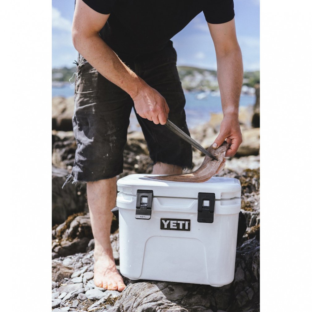 イエティ ROADIE 15 100330 20000 キャンプ ハードクーラー : WHITE