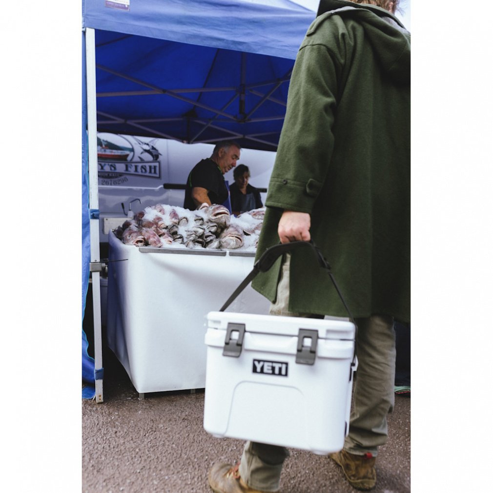 イエティ ROADIE 15 100330 20000 キャンプ ハードクーラー : WHITE