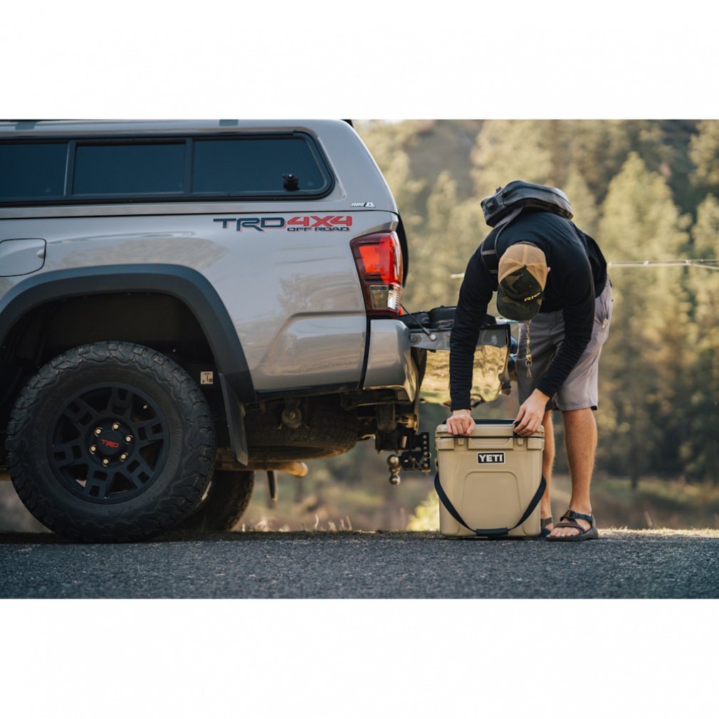 イエティ ROADIE 24 2.0 100222 00002 キャンプ ハードクーラー : TAN