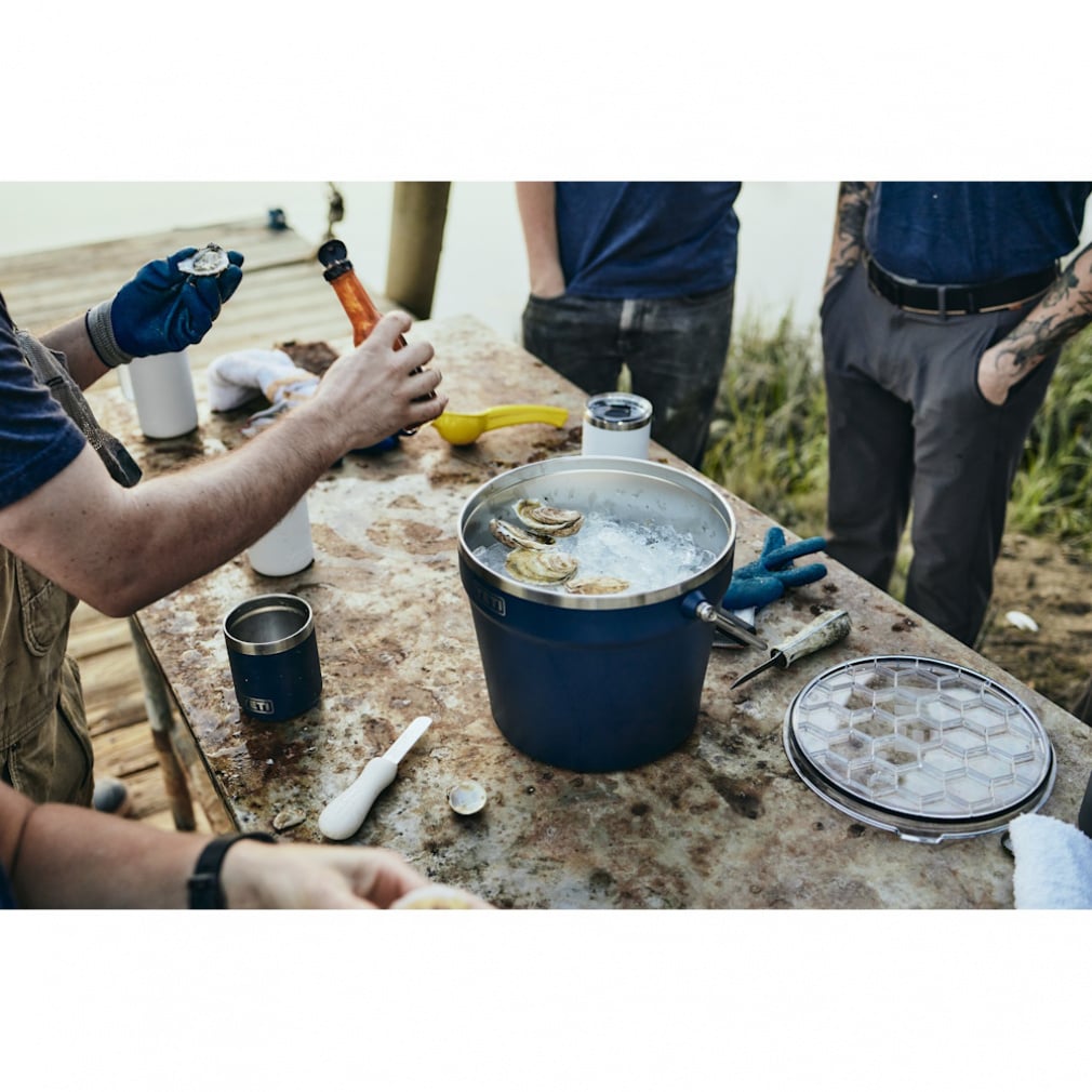 イエティ BEVERAGE BUCKET 210715 03820 キャンプ 水筒/ジャグ : NAVY